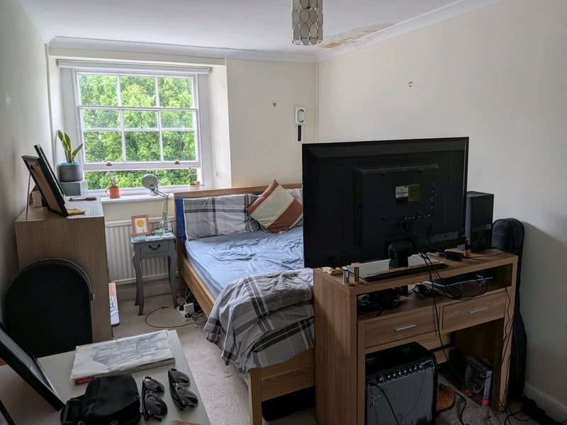 Flat Cotham Road in Bristol