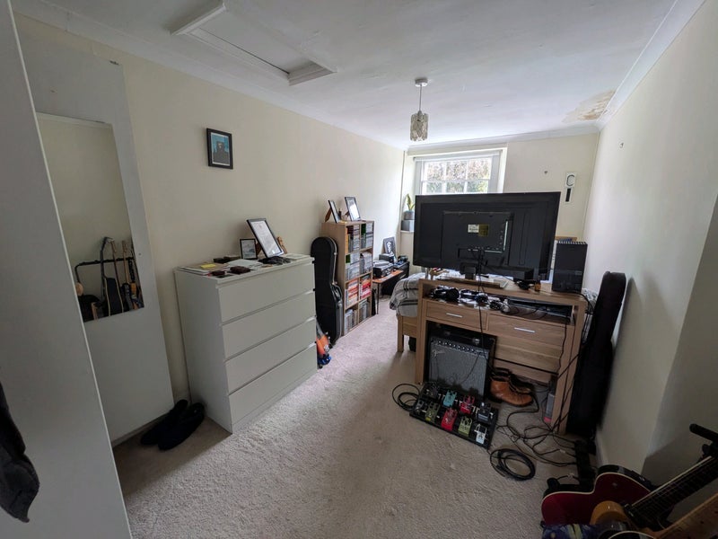 Flat Cotham Road in Bristol