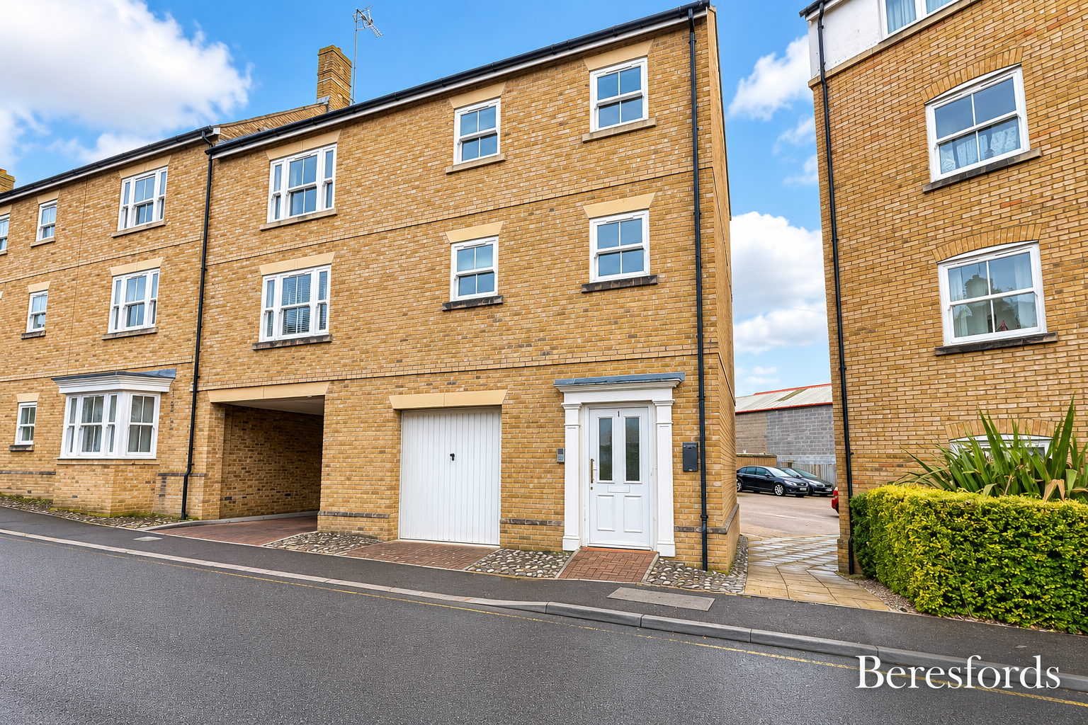 Flat Wickham Crescent in Braintree