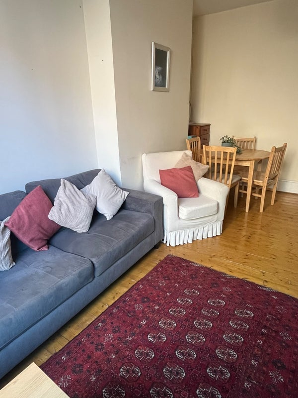 Room Junction Road in Greater London