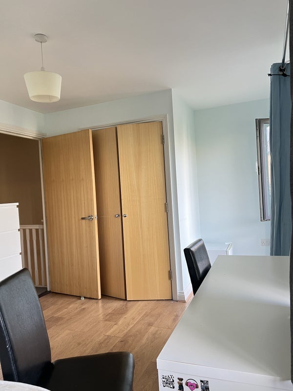 Room Claremont Street in Greater London