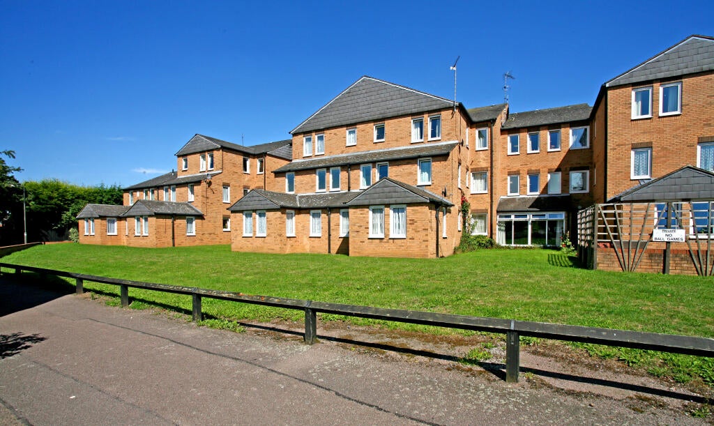 Flat Staveley Close in Derby