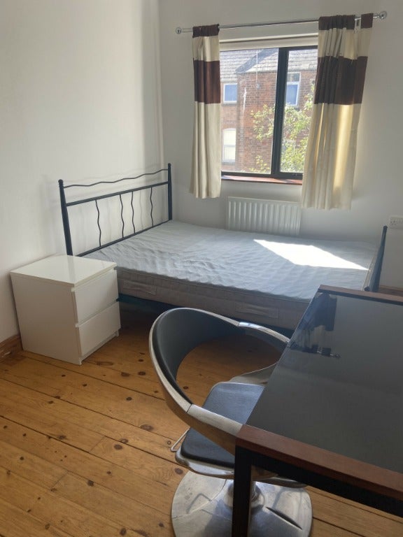 Room Arthur Street in Nottingham