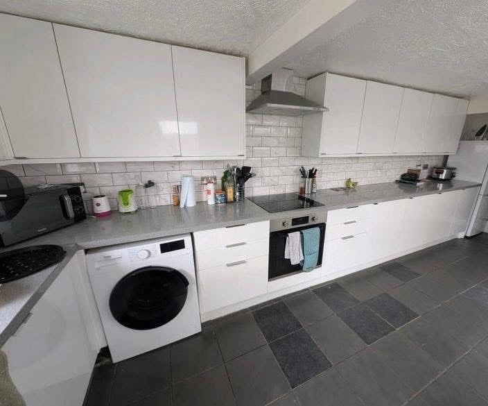 Room Fenham Road in Greater London