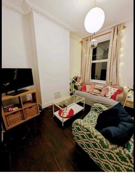 Room Fenham Road in Greater London