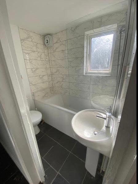 Room Fenham Road in Greater London