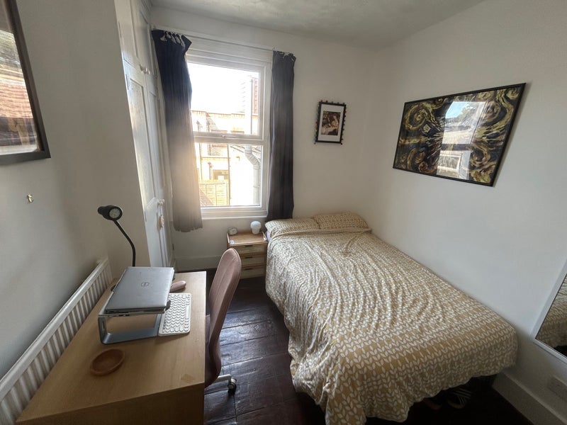 Room Fenham Road in Greater London