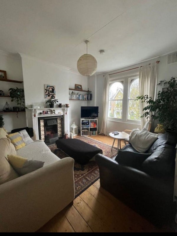 Room Oglander Road in Greater London