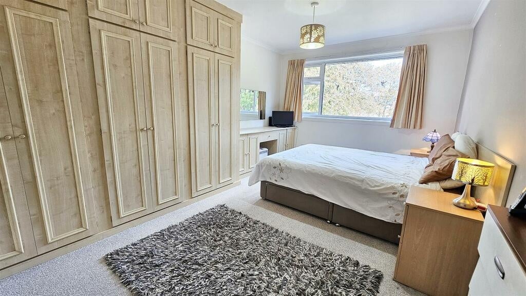 House Gifford Close in Leicester