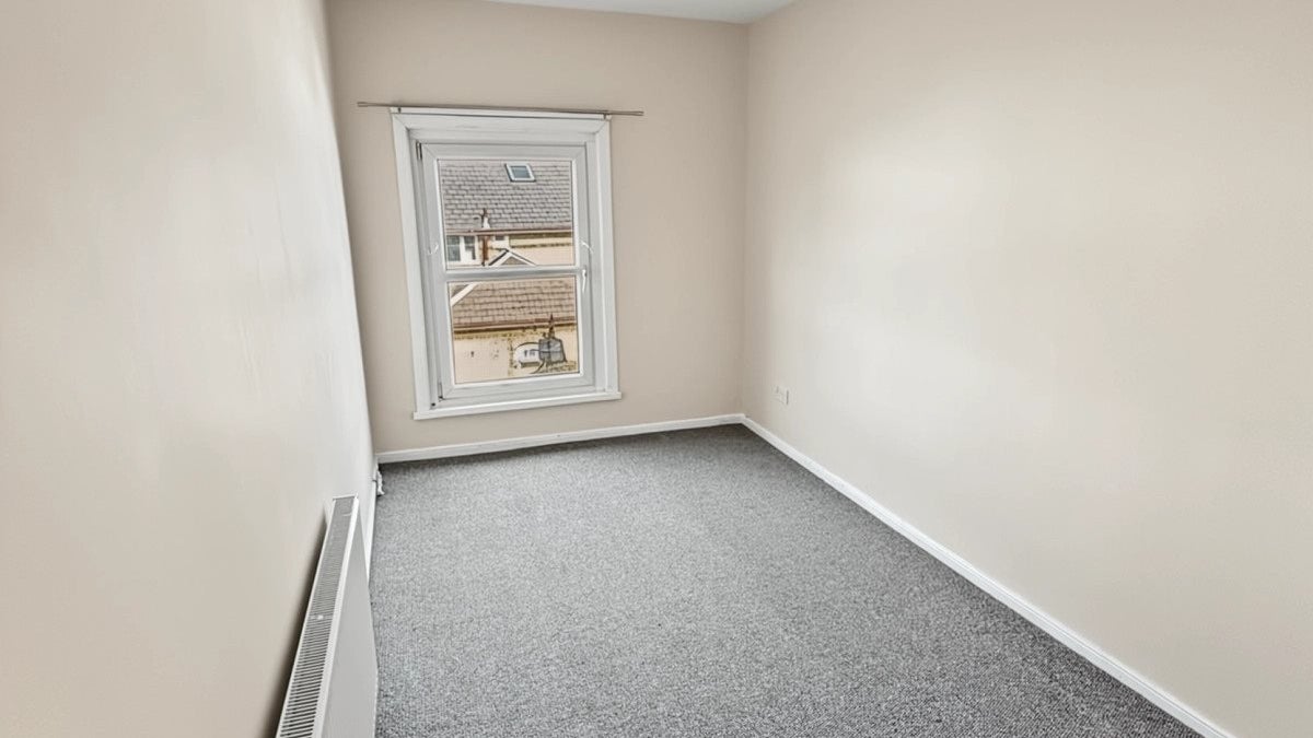 Flat Clytha Square in Newport