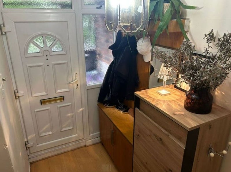 Room Clinger Court in Greater London