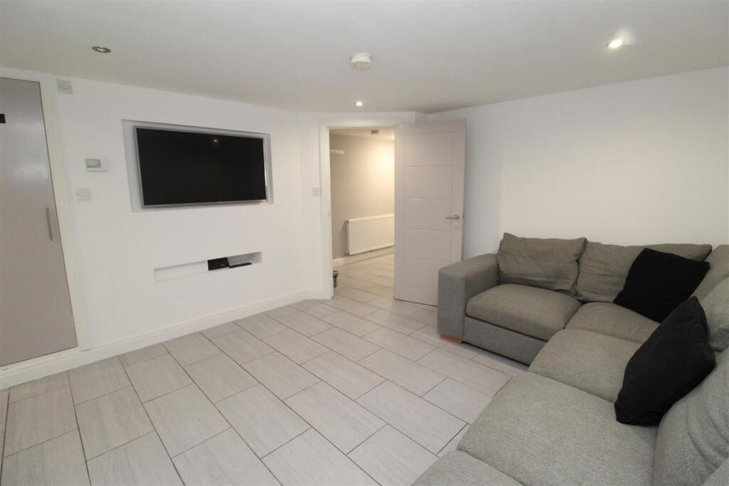 House Kingsland Terrace in Pontypridd