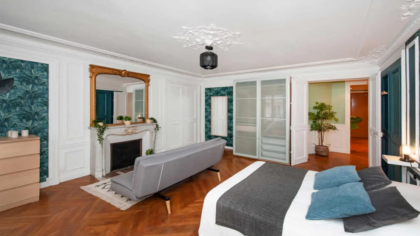 Appartement Rue Louise-Émilie de La Tour d'Auvergne à Paris