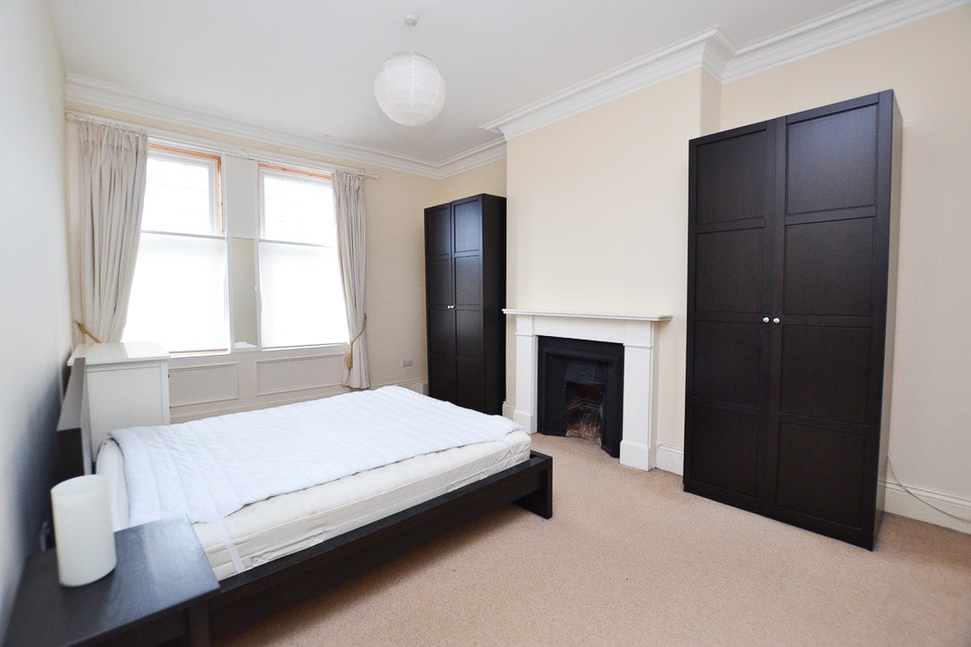 Flat Osborne Road in Newcastle upon Tyne