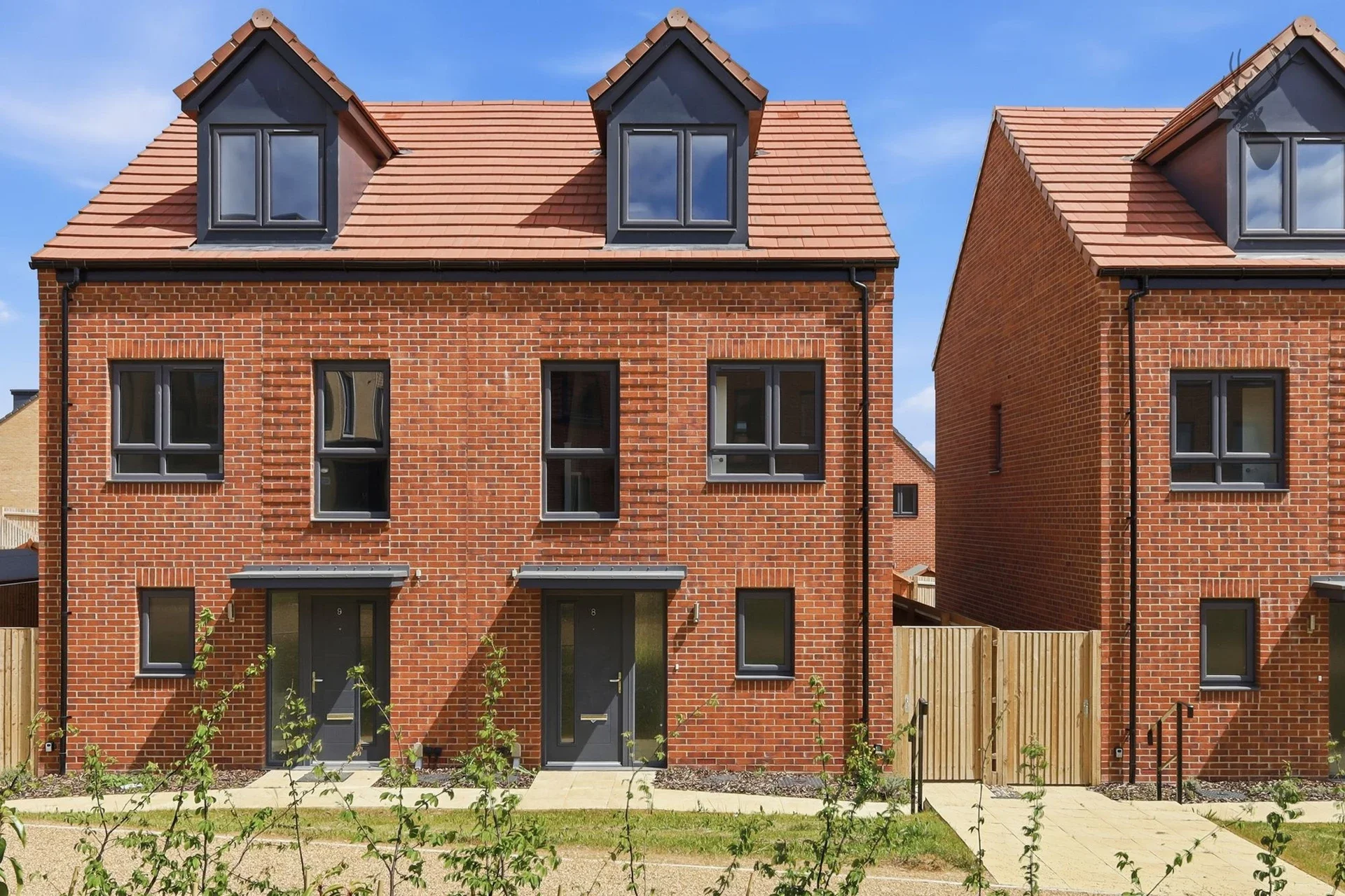 Flat Court Yard in Greater London