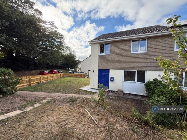 House Old Roselyon Road in St Blazey