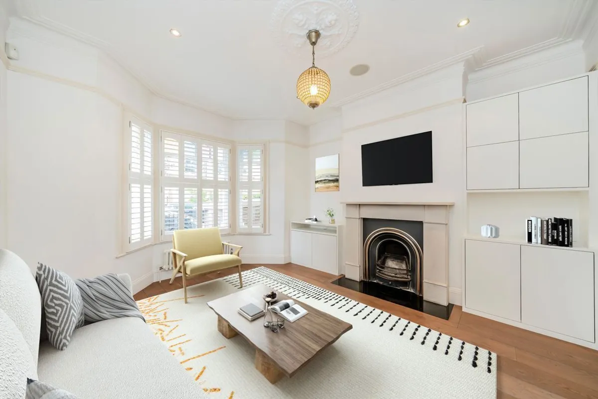 House St. Albans Avenue in Greater London