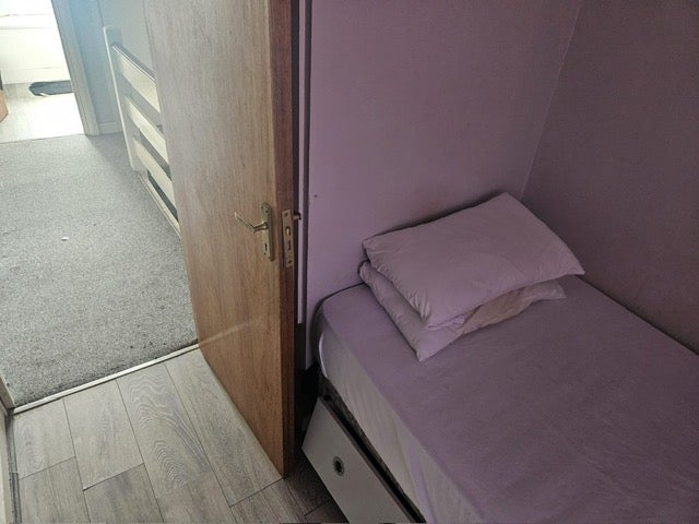 Room Lanark Close in Greater London