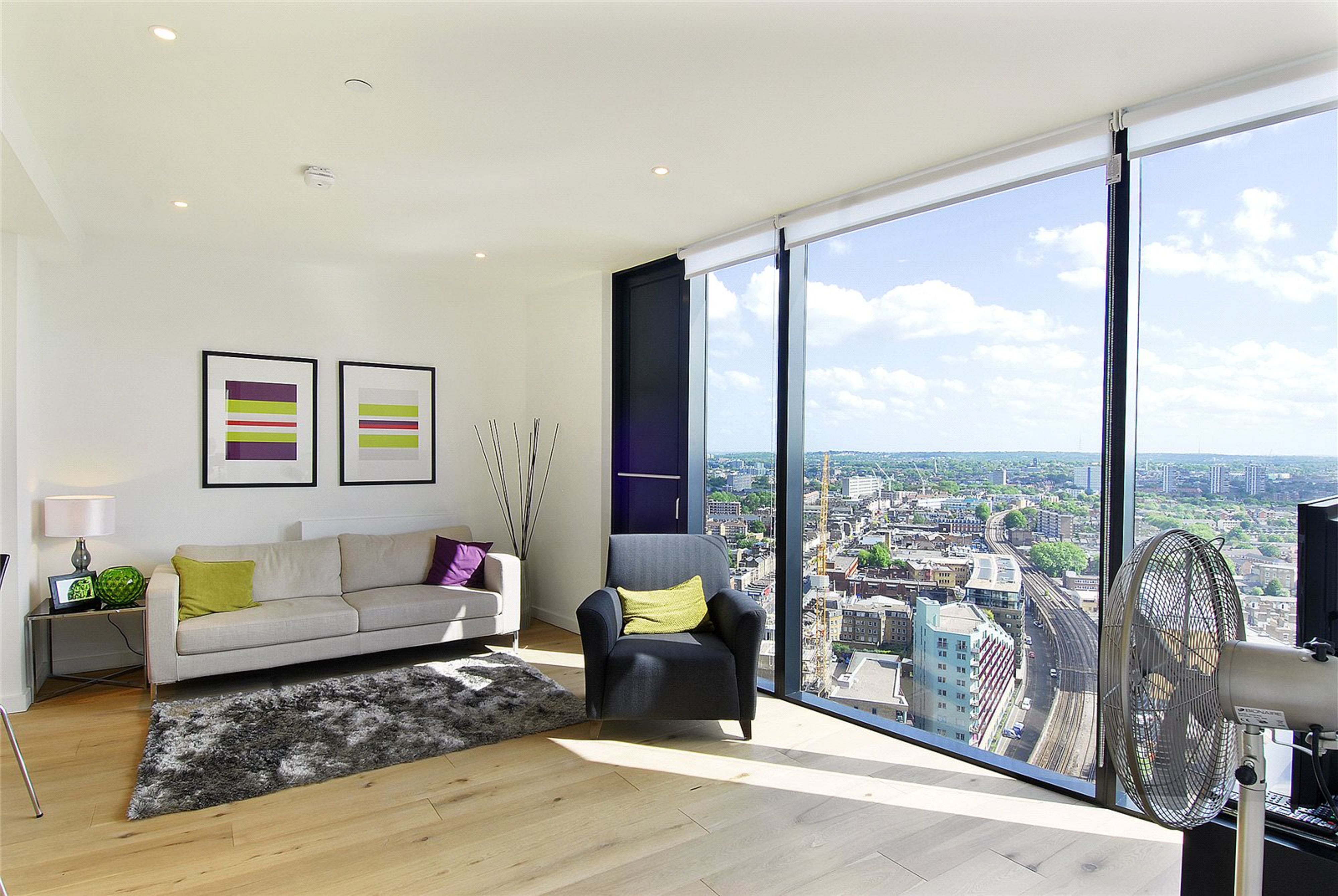 Flat Wollaston Close in Greater London