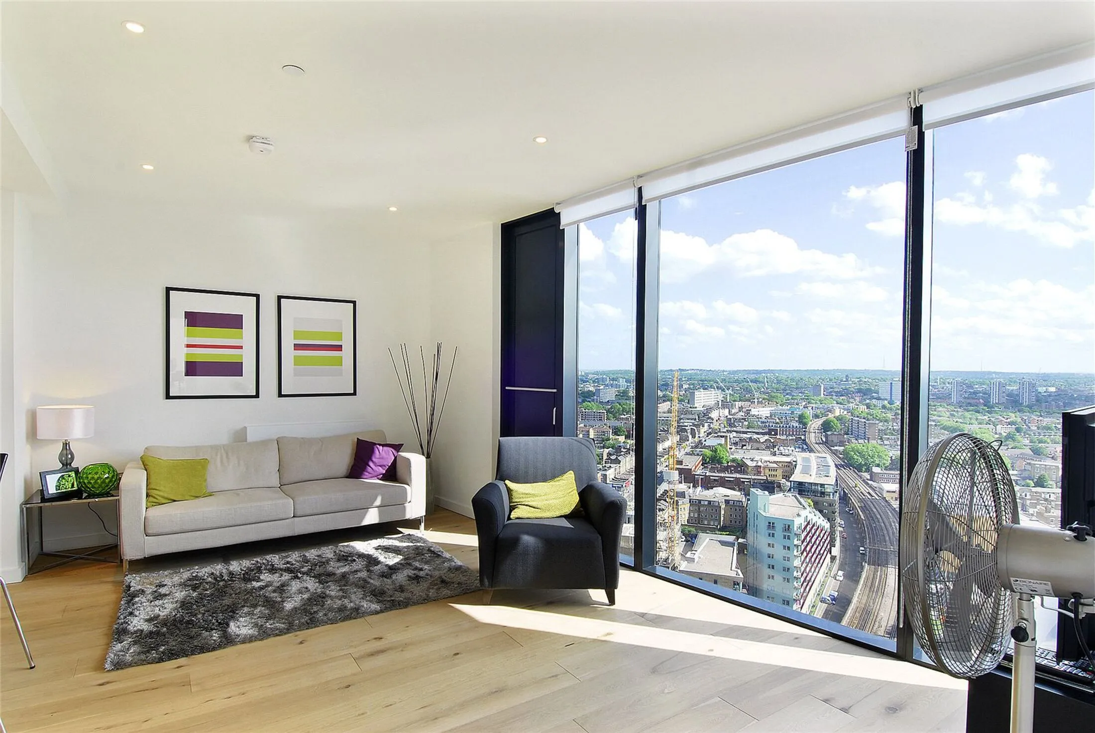 Flat Wollaston Close in Greater London