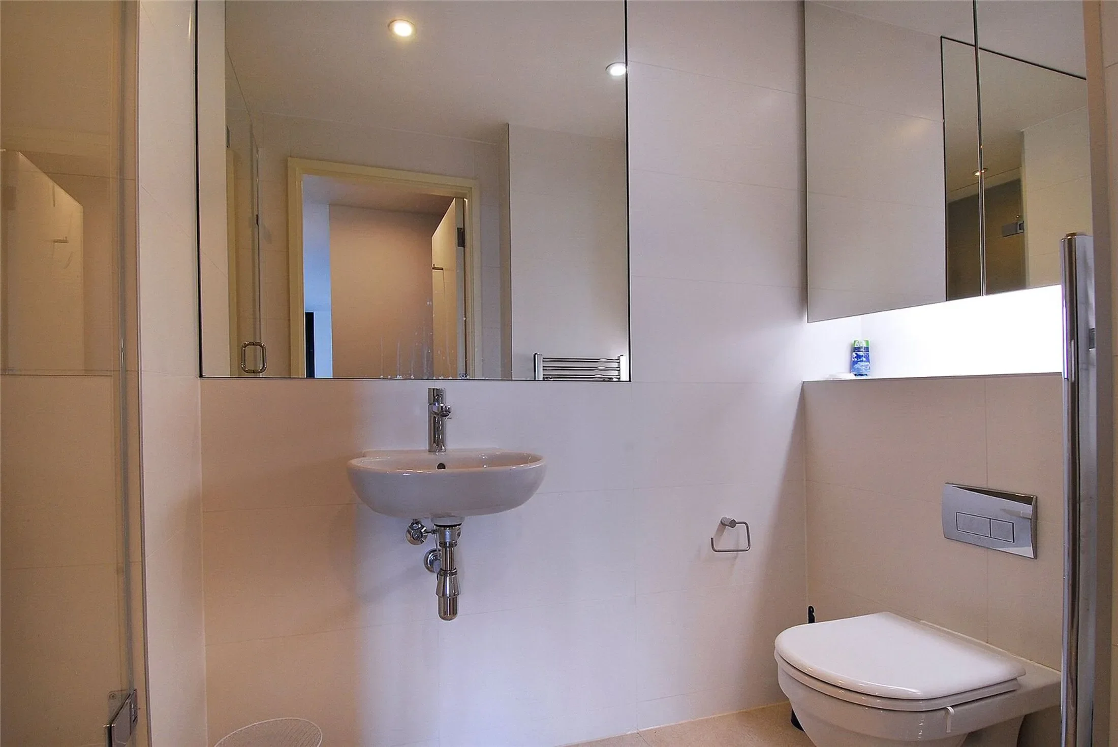 Flat Wollaston Close in Greater London