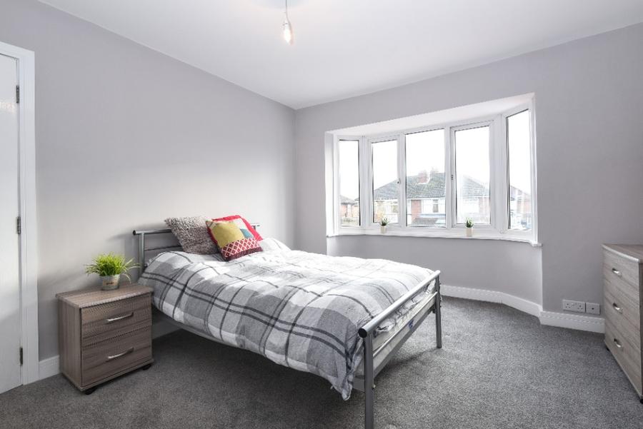 Room Southolme Drive in York
