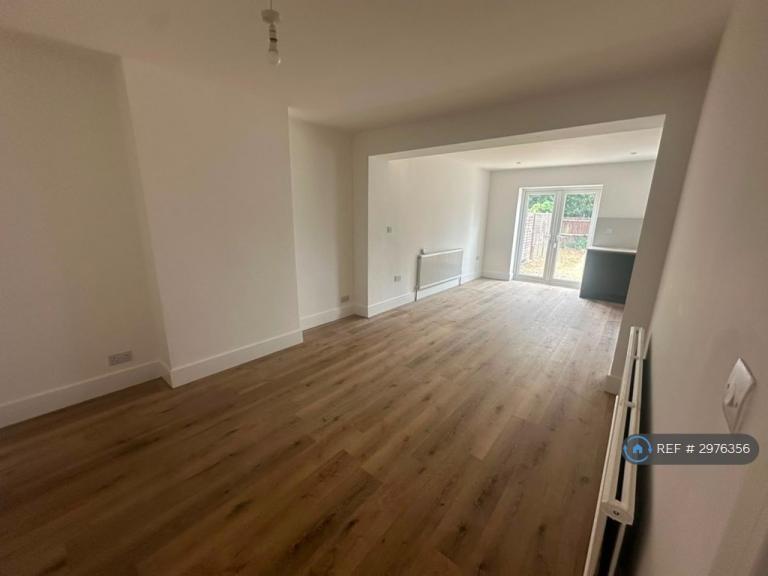 House Tuns Lane in Slough
