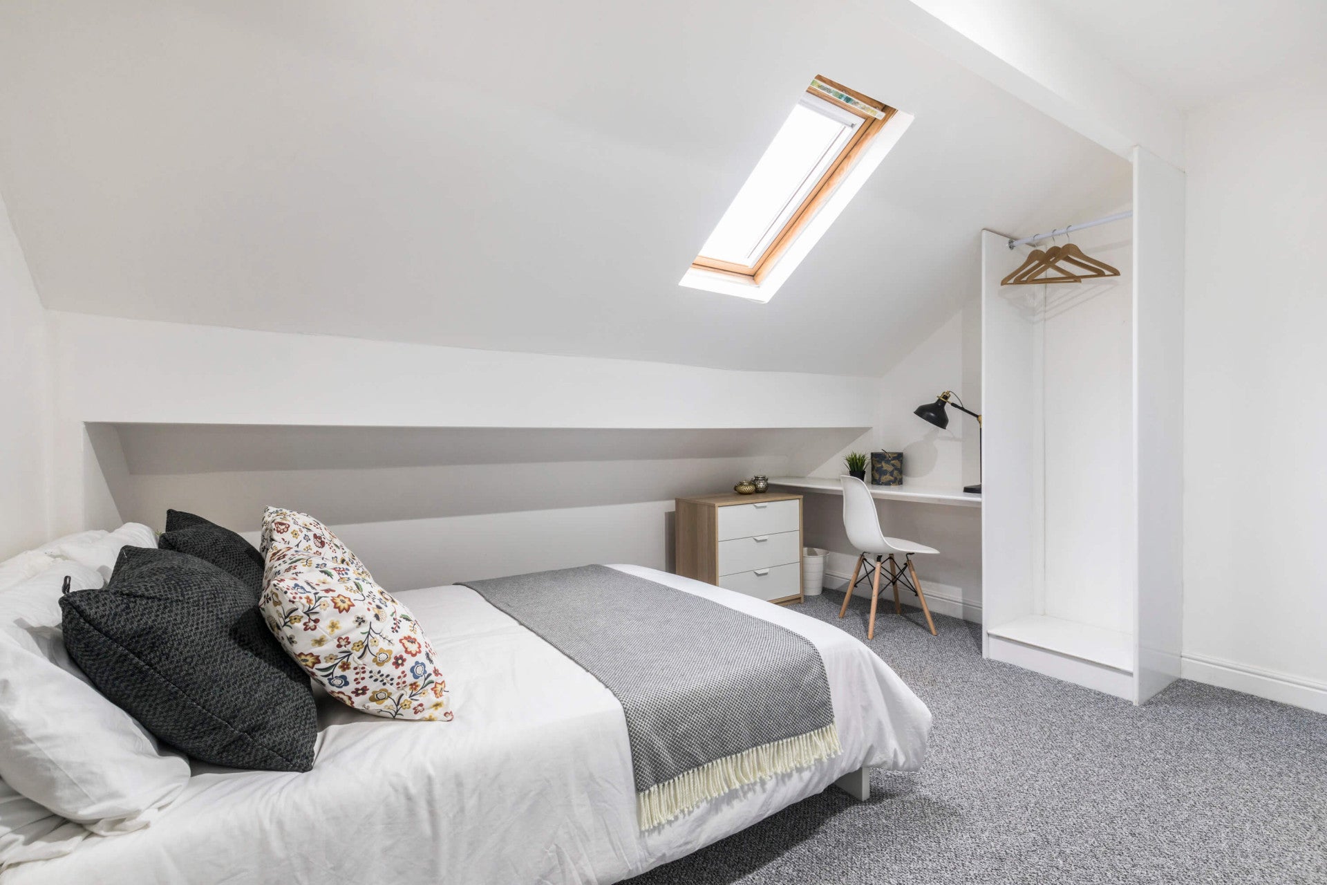 Flat Knowle Terrace in Leeds