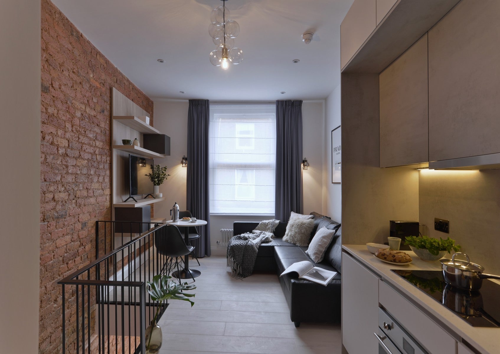 Flat Linden Gardens in Greater London