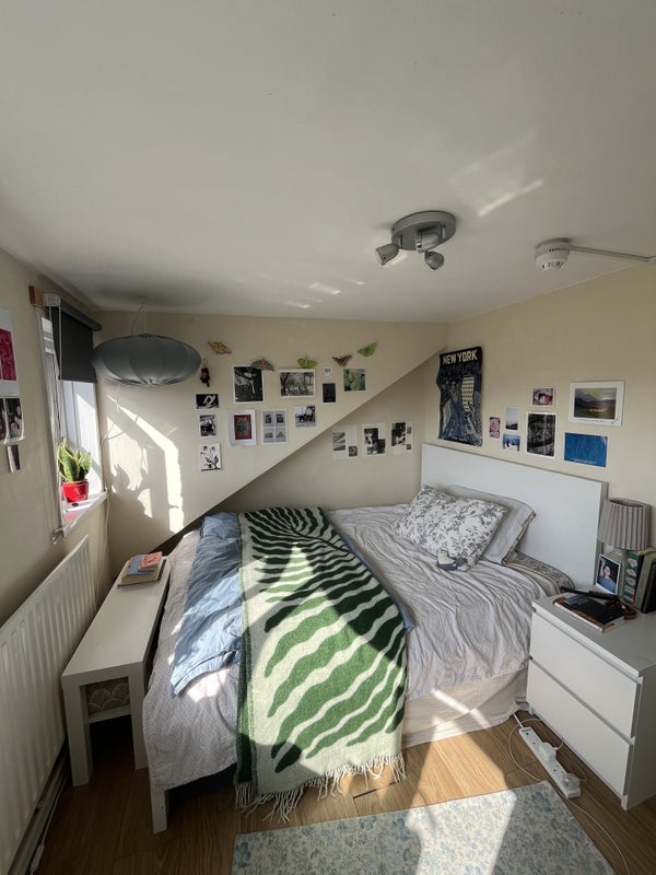 Room Shacklewell Lane in Greater London