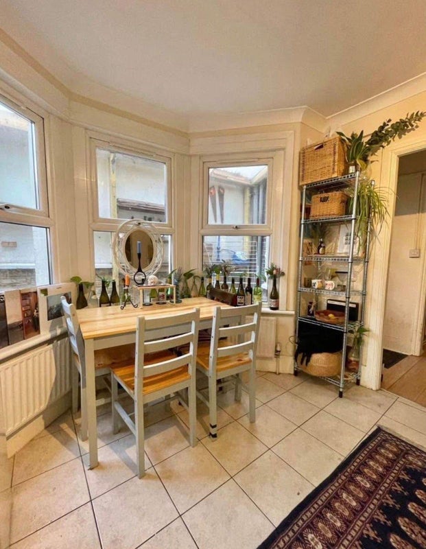 Room Shacklewell Lane in Greater London