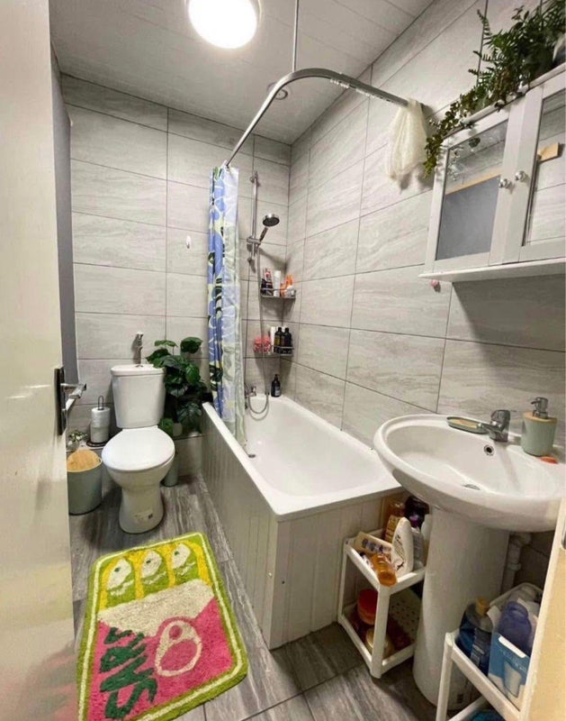Room Shacklewell Lane in Greater London