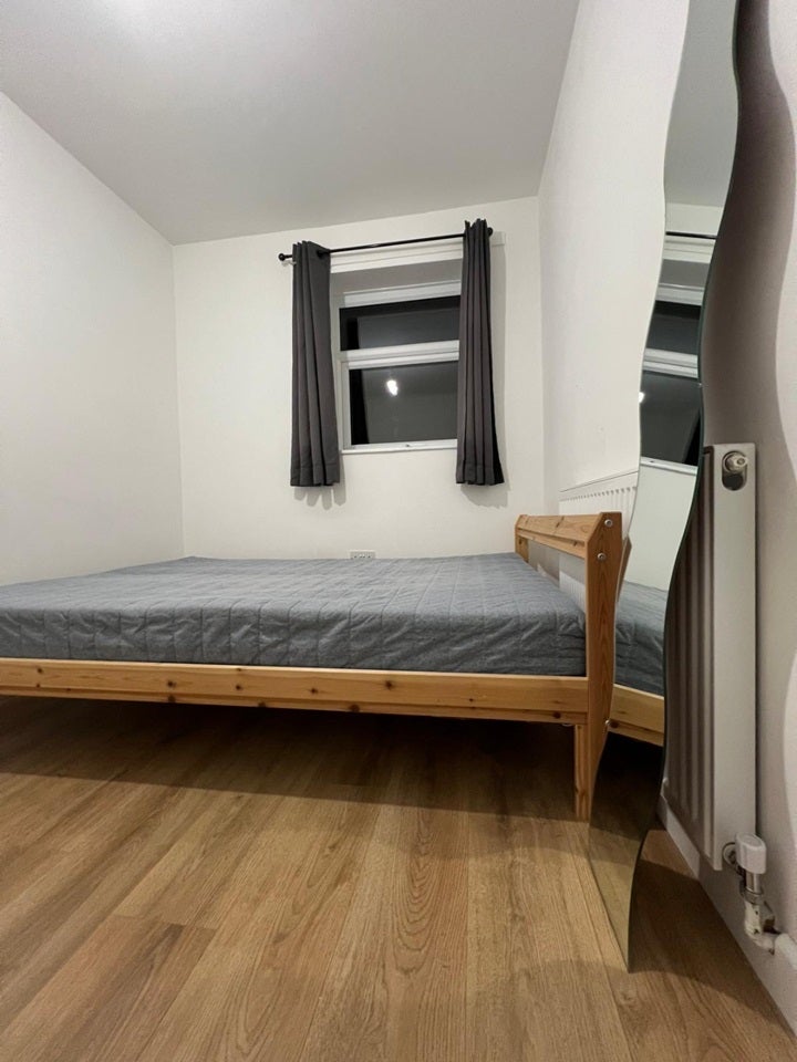 Room Comyn Gardens in Nottingham