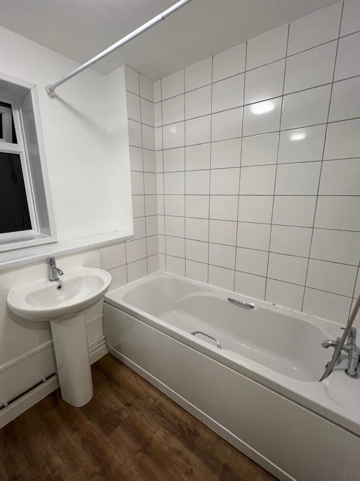 Room Comyn Gardens in Nottingham