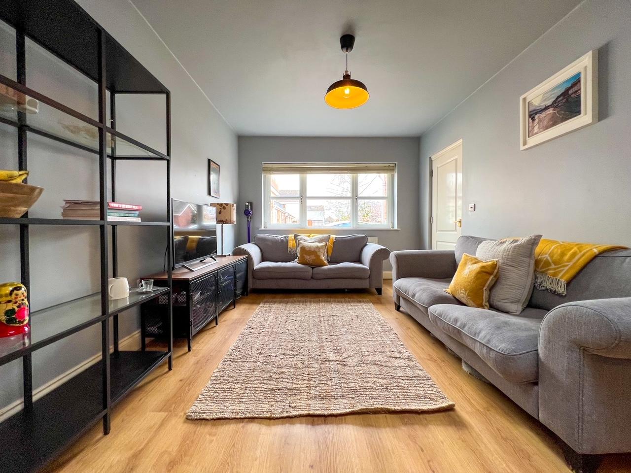 Flat Hidden Close in Walton on Thames