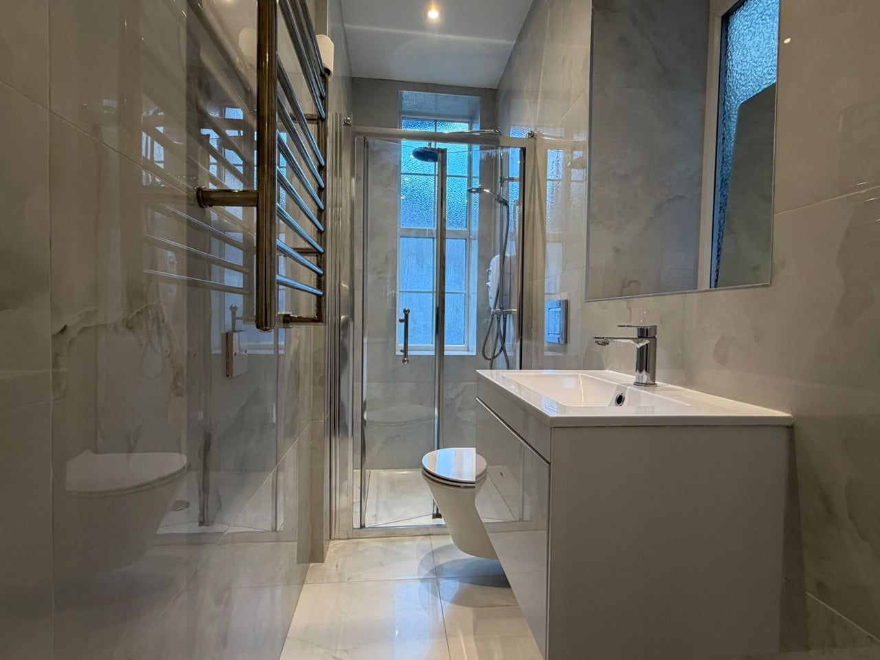 Flat Bond Street in Greater London
