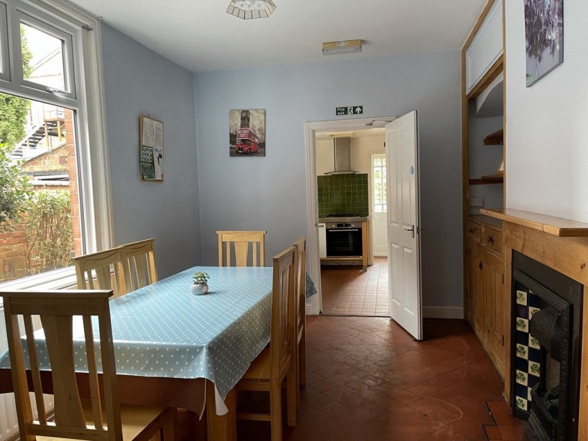 Room Albany Road in Coventry