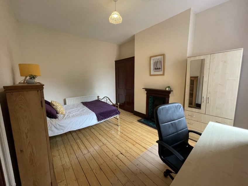 Room Albany Road in Coventry