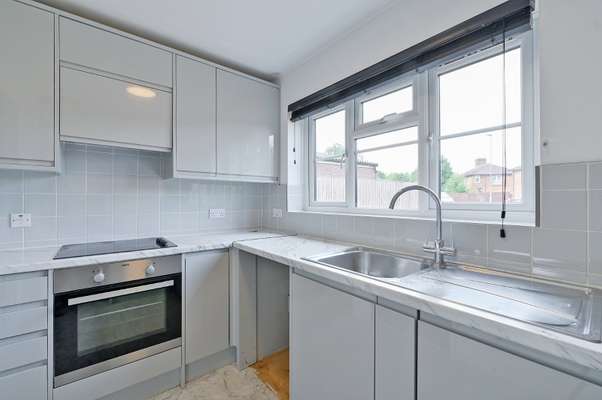 Flat Derwent Close in Little Chalfont
