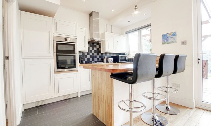 House Berkeley Gardens in Greater London