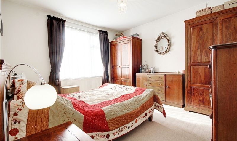House Berkeley Gardens in Greater London