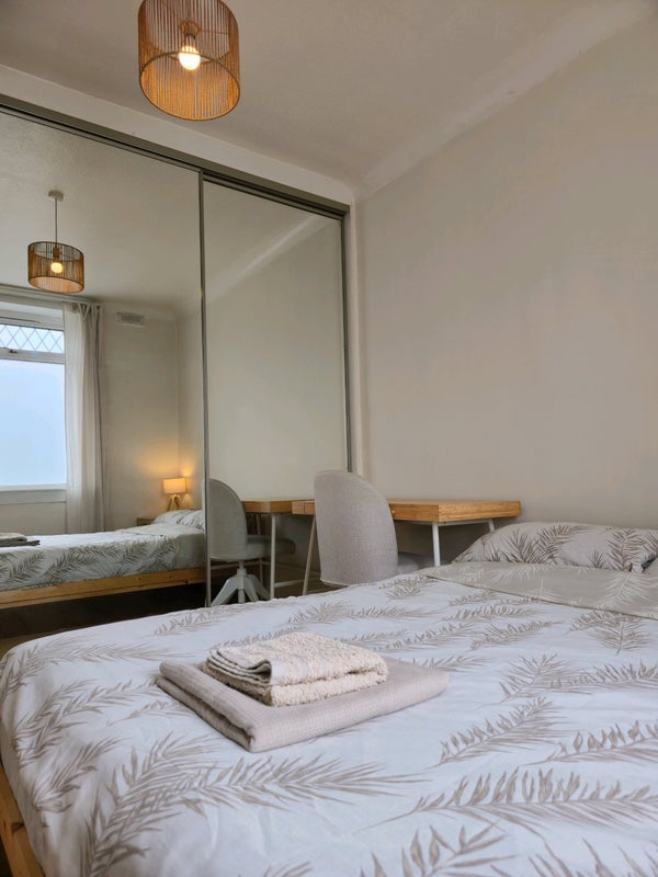 Flat Crewe Bank in City of Edinburgh