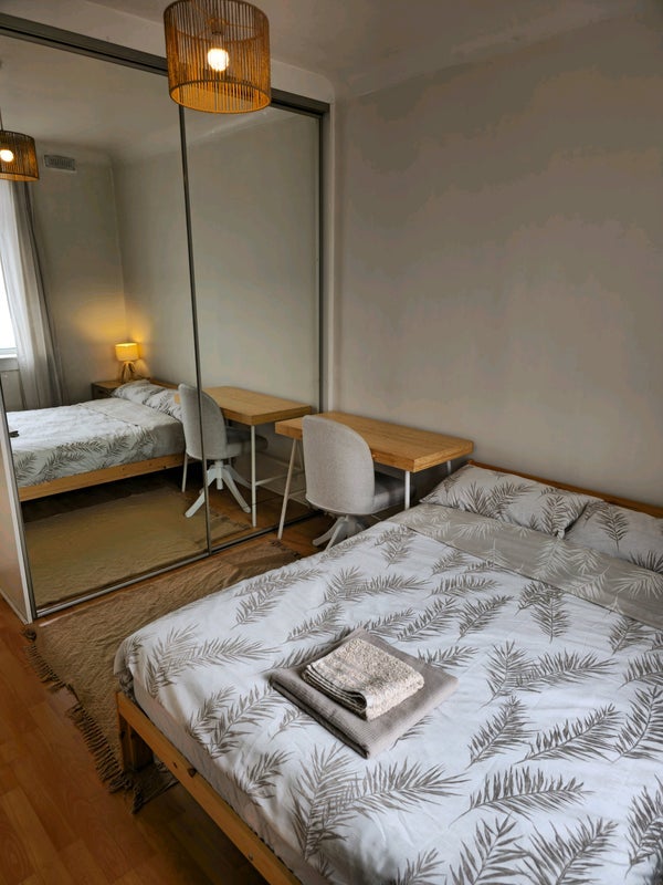 Flat Crewe Bank in City of Edinburgh