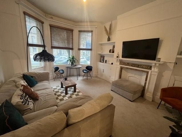 Flat First Avenue in Hove