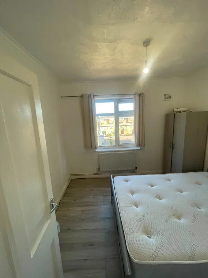 Room Leroy Street in Greater London
