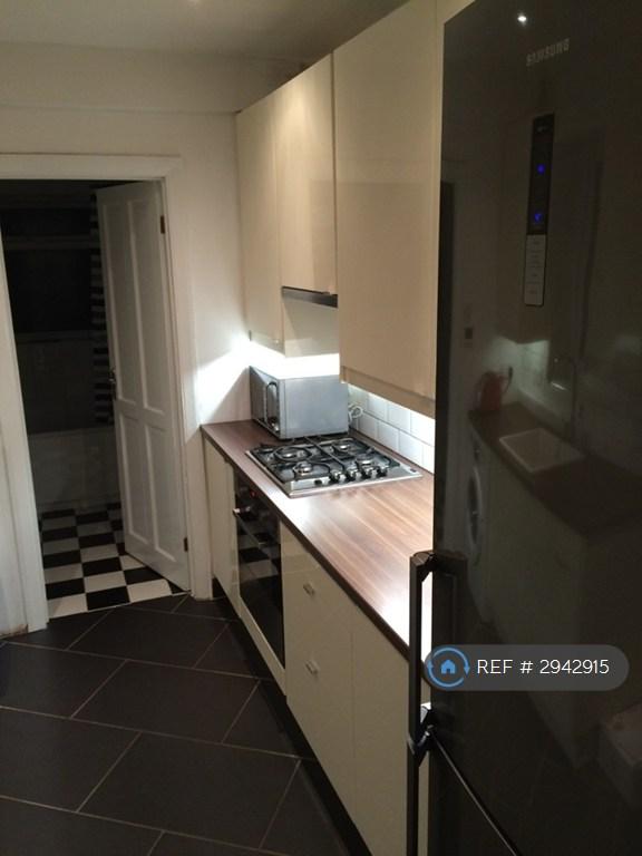 Room Copsewood Road in Watford