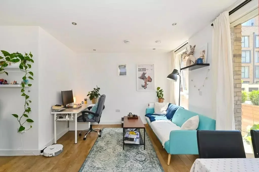 Flat Anderson Square in Greater London