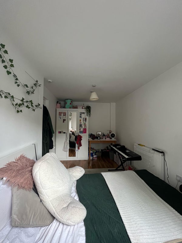 Room Clifton Place in Greater London