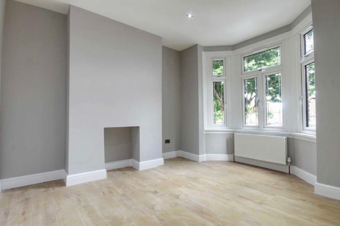 Flat Claude Road in Greater London