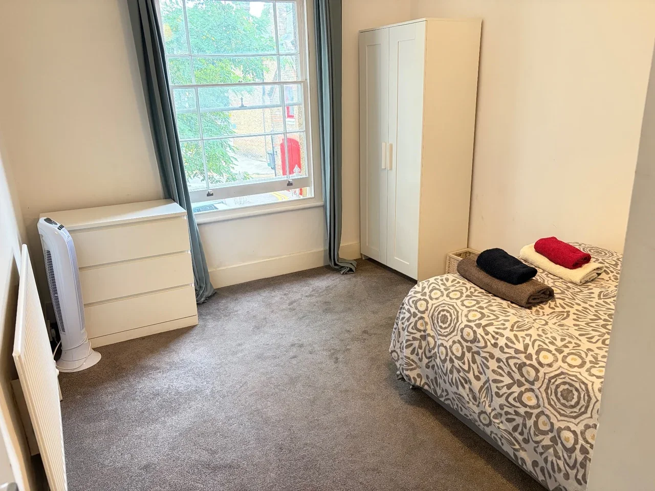 Room St Mary's Square in Greater London